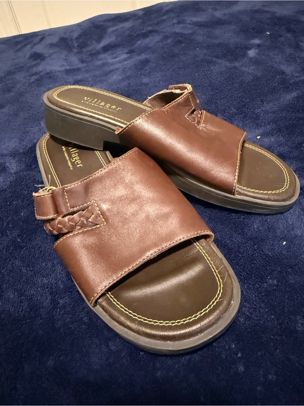 Liz Claiborne Brown Leather Slide Sandals with Braided Accent